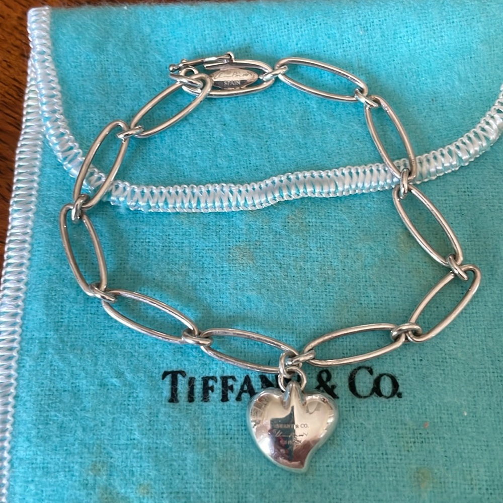 TIFFANY ELSA PERETTI STERLING BRACELET WITH HEART CHARM